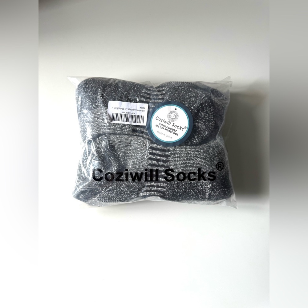 Coziwill Boys Socks 4 Pack Merino Wool Blend Black/Gray Size Large New with Tags